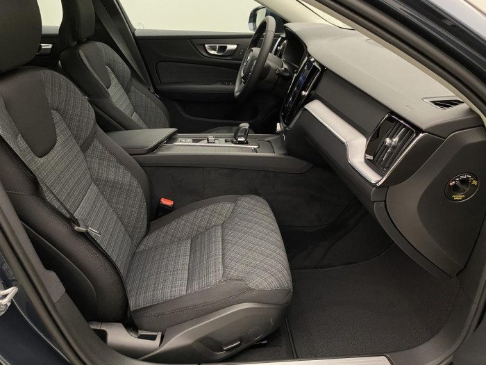 Volvo V60 B3 AUT  ESSENTIAL