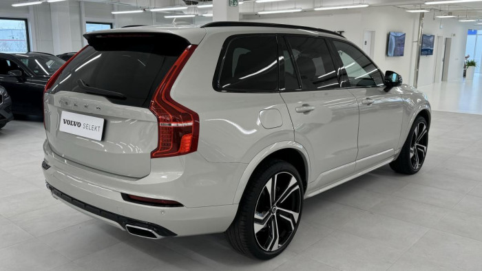 Volvo XC90 B5 AWD R-DESIGN AUT REZERVACE
