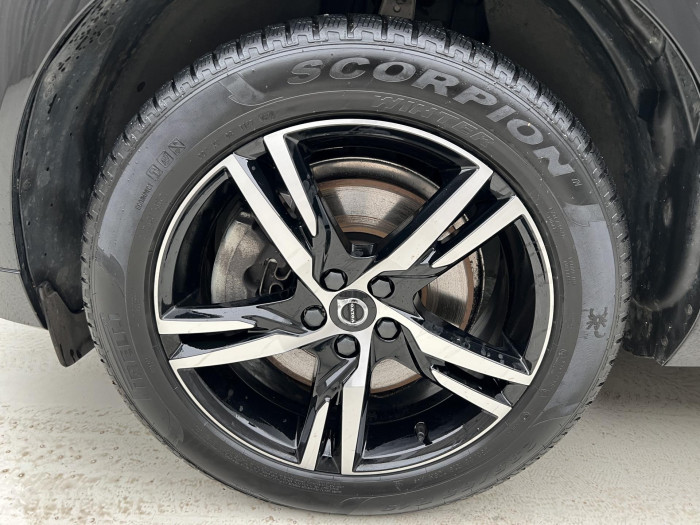 Volvo XC60 B5 AWD R-DESIGN AUT