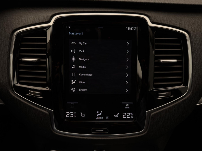 Volvo XC90 B5 AWD MOMENTUM PRO CZ 1.maj 2.0 Momentum