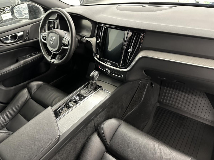 Volvo V60 D3 R-DESIGN AUT REZERVACE 2.0 d