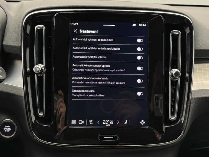 Volvo XC40 B3 PLUS DARK AUT CZ 1.maj