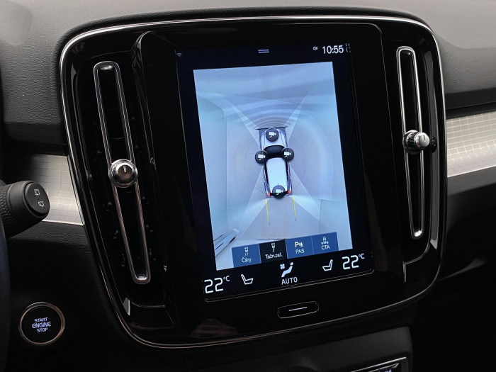 Volvo XC40 B4 AWD MOMENTUM REZERVACE 2.0 Momentum
