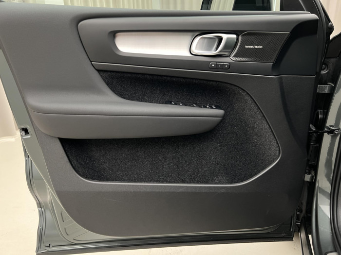 Volvo XC40 B3 DARK PLUS AUT