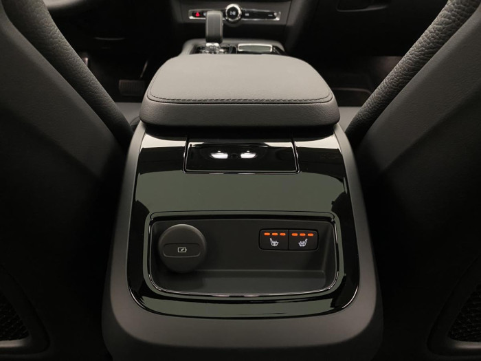 Volvo V90 T6 AWD RECHARGE PLUS REZERVACE 2.0 Plus