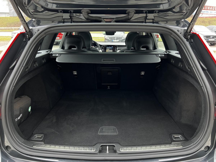 Volvo V60 T4 R-DESIGN AUT 1.maj.