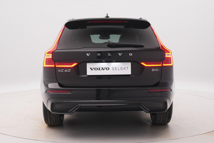 Volvo XC60 B4 AWD PLUS DARK AUT