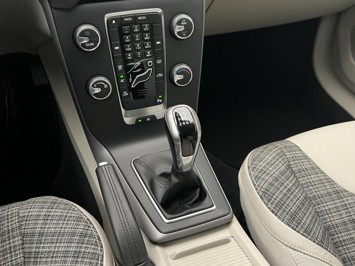 Volvo V40 D3 MOMENTUM CZ 2.0 d Momentum