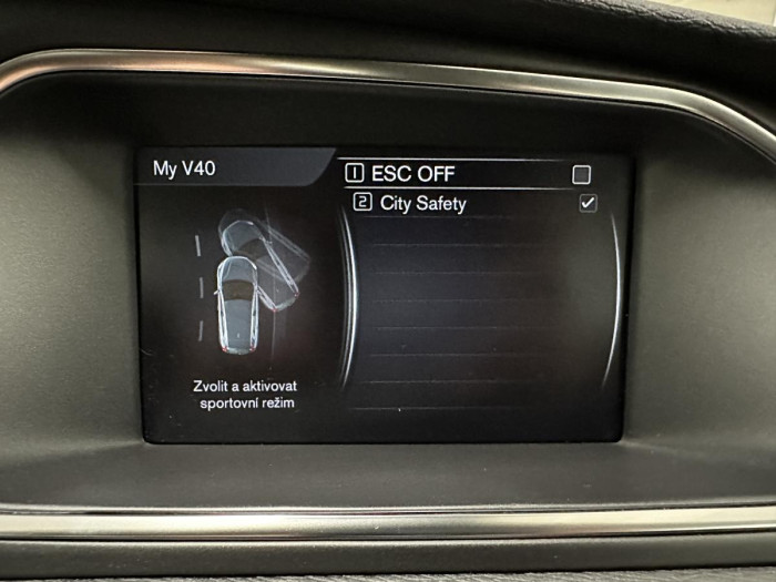 Volvo V40 T2 BLACK EDITION REZERVACE 2.0 Edition