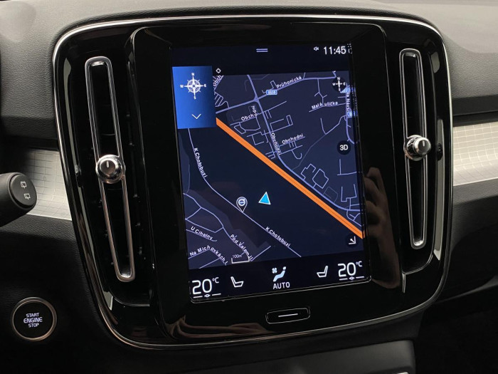 Volvo XC40 B4 MOMENTUM AUT REZERVACE 2.0 Momentum