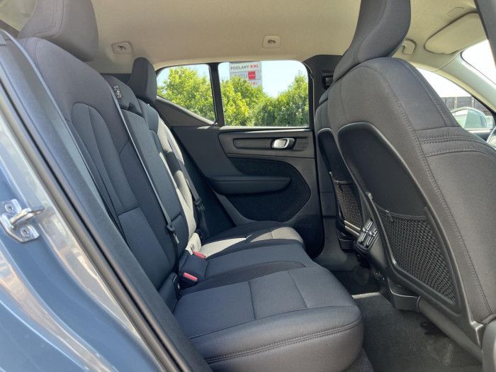 Volvo XC40 B4 AWD MOMENTUM Aut REZERVACE 2.0 Momentum