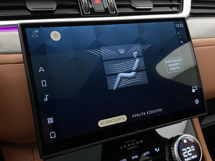 Jaguar F-Pace D300 R-DYNAMIC HSE REZERVACE 3.0 d Dynamic