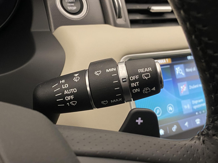 Land Rover Range Rover Evoque 2.0 Si4 HSE AWD REZERVACE