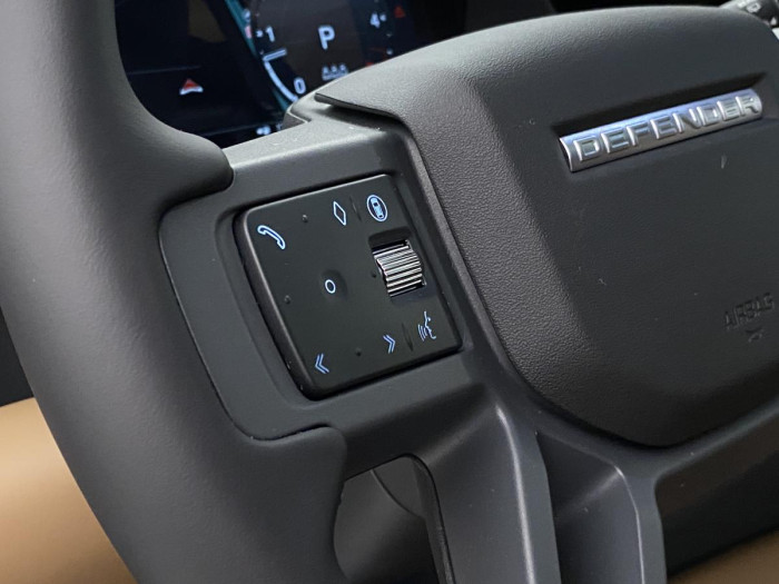 Land Rover Defender 110 D300 X-DYNAMIC HSE AWD AUT 3.0 d Dynamic