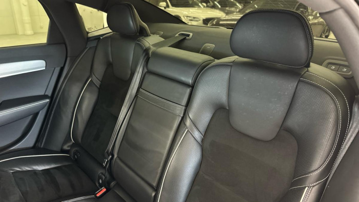 Volvo S90 D4 AWD R-DESIGN AUT REZERVACE 2.0 d