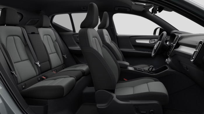 Volvo XC40 B3 AUT PLUS BLACK EDITION