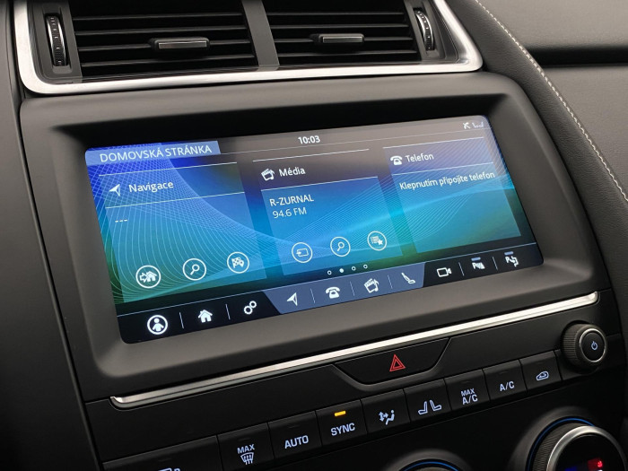 Jaguar E-Pace AWD R-DYNAMIC SE REZERVACE 2.0 Dynamic SE