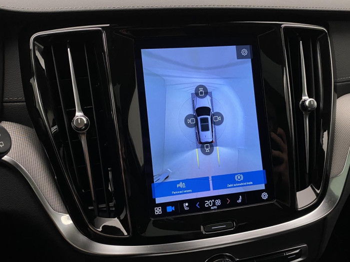 Volvo V60 B4 ULTIMATE DARK AUT REZERVACE