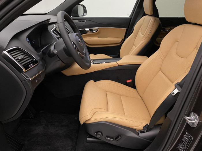 Volvo XC90 T8 AWD AT RECHARGE BRIGHT PLUS 2.0 AT Plus
