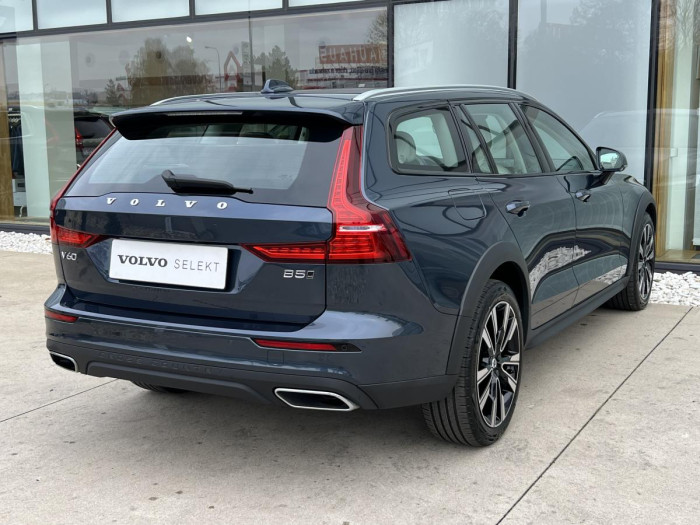 Volvo V60 CROSS COUNTRY B5 AWD Aut 1.maj
