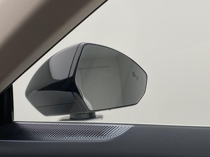 Lynk & Co 08 MORE PHEV