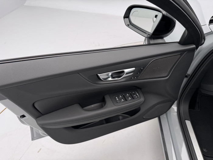 Volvo V60 B4 AUT DARK PLUS