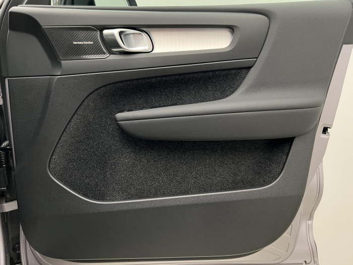 Volvo XC40 B3 DARK PLUS AUT