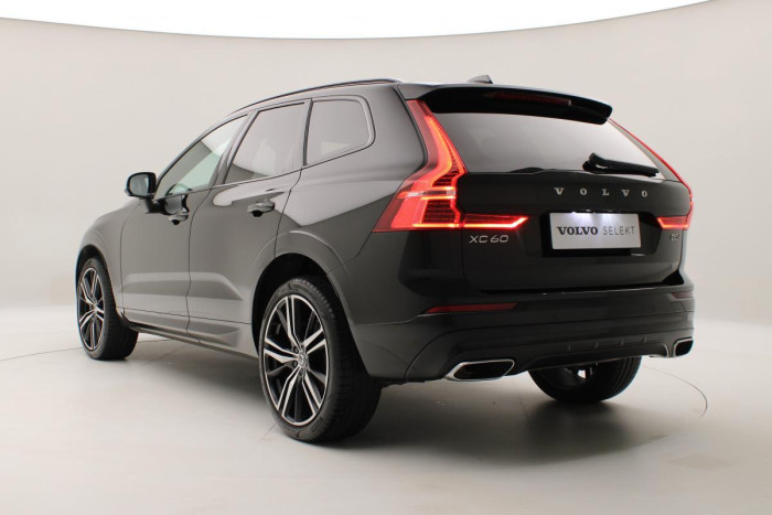 Volvo XC60 B5 AWD R-DESIGN REZERVACE