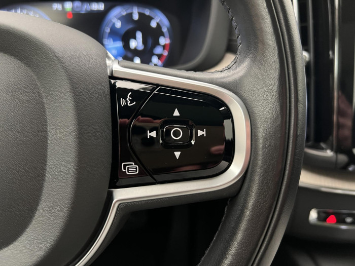 Volvo XC60 B5 AWD INSCRIPTION AUT