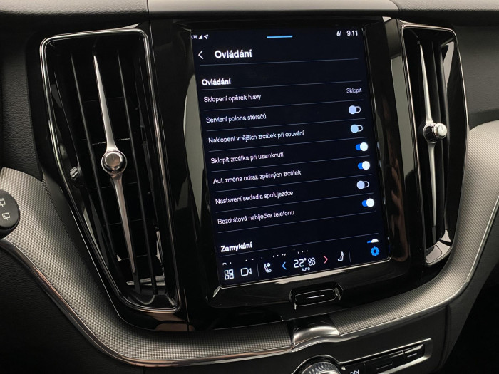 Volvo XC60 B4 AWD PLUS DARK AUT CZ