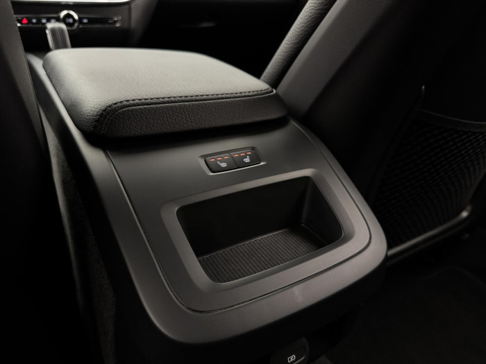 Volvo V60 B4 MOMENTUM POLESTAR REZERVACE 2.0 Momentum