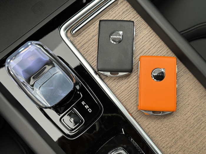 Volvo XC60 T6 AWD AUT DARK PLUS