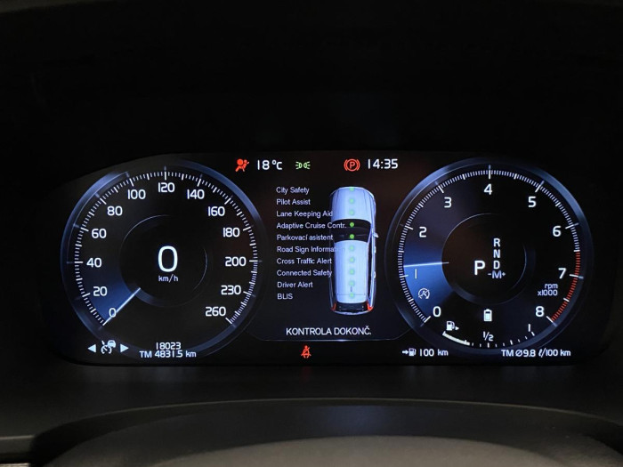 Volvo V90 B6 AWD R-DESIGN AUT REZERVACE