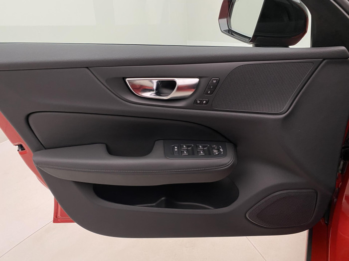 Volvo V60 B4 DARK PLUS AUT CZ