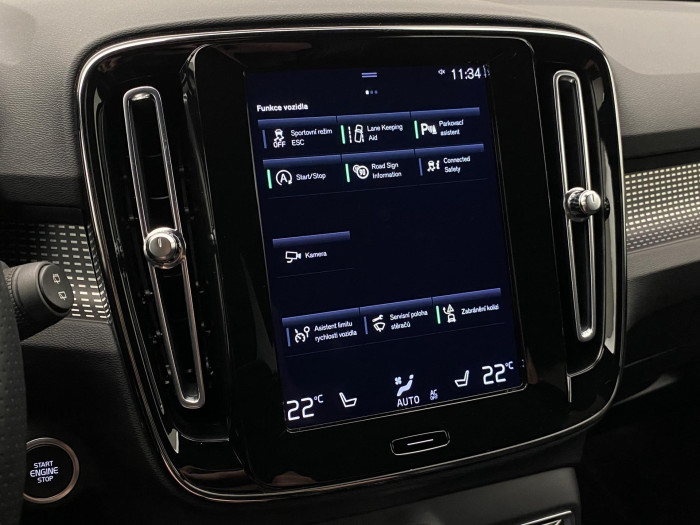 Volvo XC40 B4 AWD R-DESIGN AUT CZ