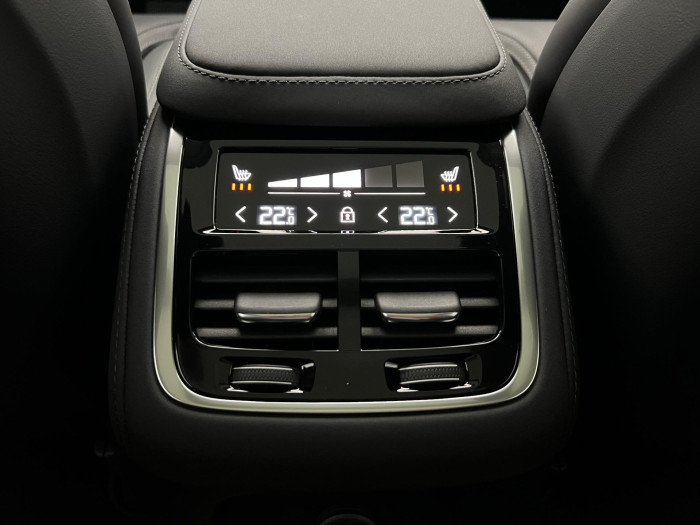 Volvo XC90 T8 AWD RECHARGE DARK ULTRA AUT