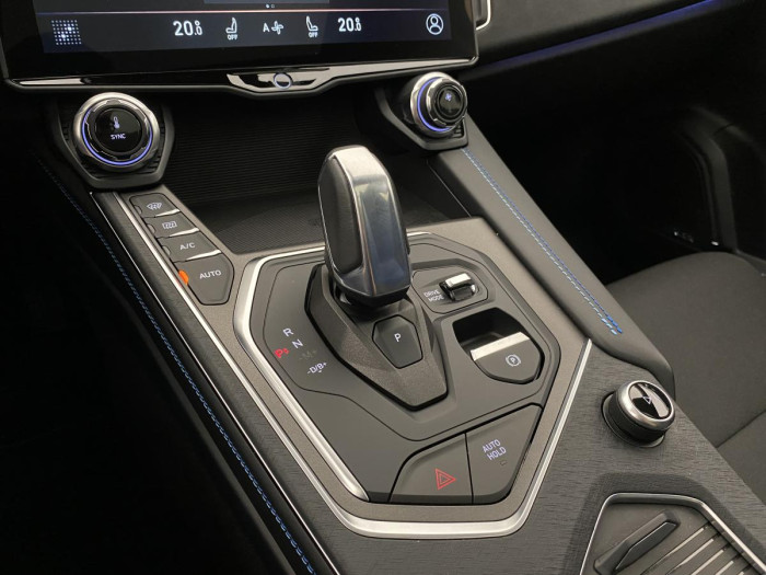 Lynk & Co 01 PHEV DCT AUT 1.maj.