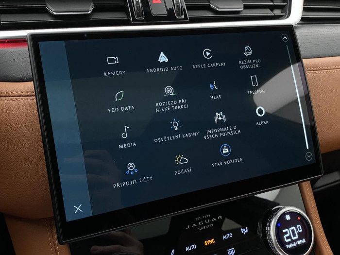 Jaguar F-Pace D200 R-DYNAMIC REZERVACE 2.0 d Dynamic