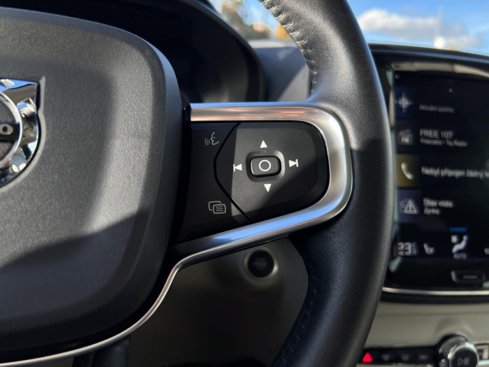 Volvo XC40 D3 AWD MOMENTUM Aut 1.maj. 2.0 d Momentum