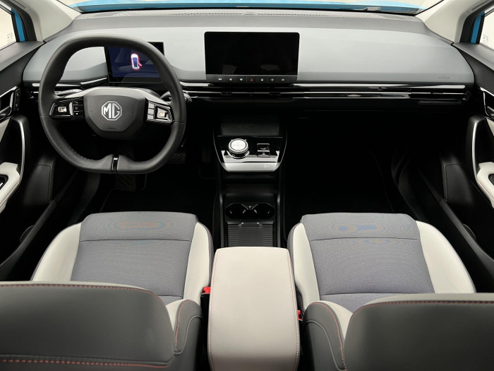 MG MG4 EV EXCLUSIVE 64 kWh CZ 1.maj. Exclusive