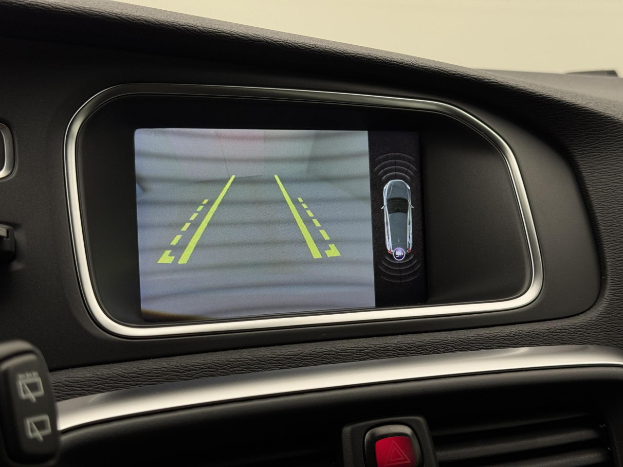 Volvo V40 T3 R-DESIGN AUT