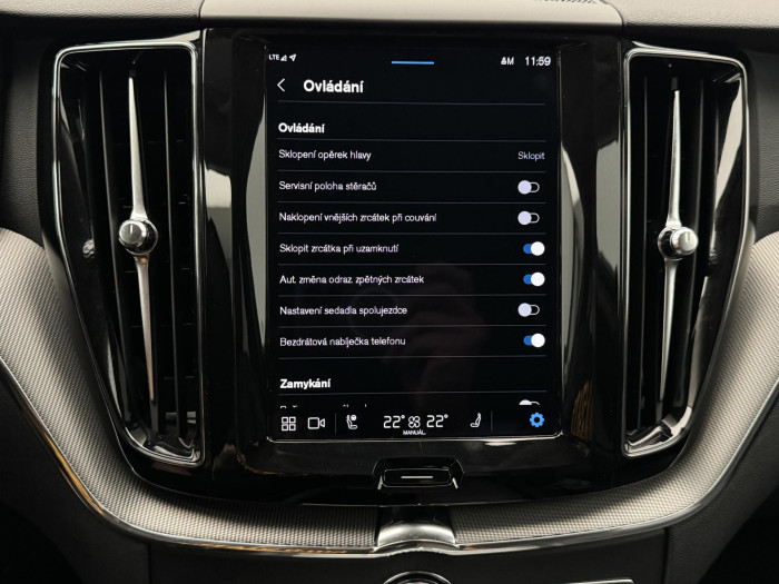 Volvo XC60 B4 AWD PLUS DARK AUT 1. maj