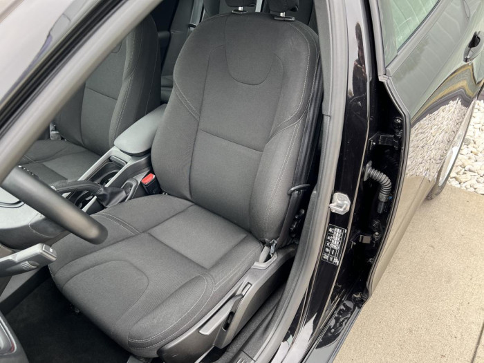 Volvo V40 D2 NAVIGACE 1.maj. 2.0 d