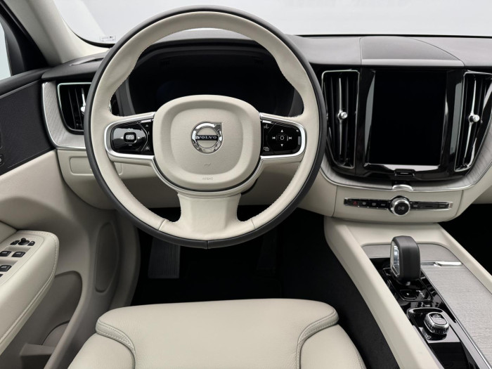 Volvo XC60 B5 AWD AUT DARK PLUS