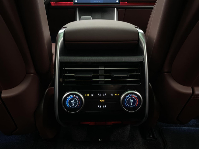 Land Rover Range Rover P550e AUTOBIOGRAPHY