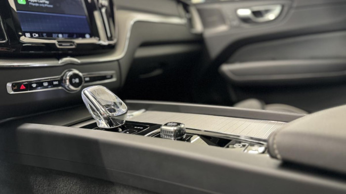 Volvo XC60 B4 AWD PLUS DARK REZERVACE 2.0 Plus