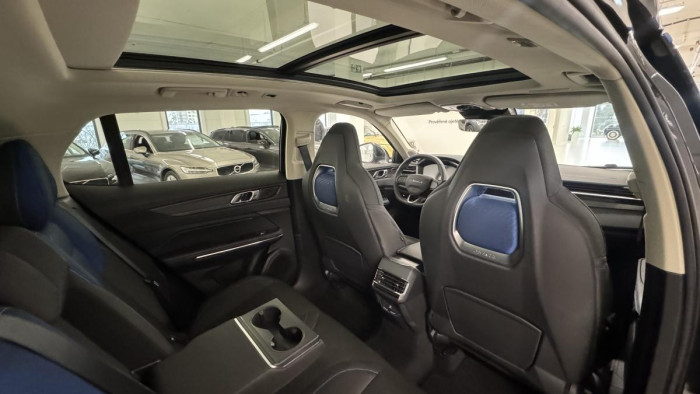 Lynk & Co 01 PHEV DCT AUT 1. maj.