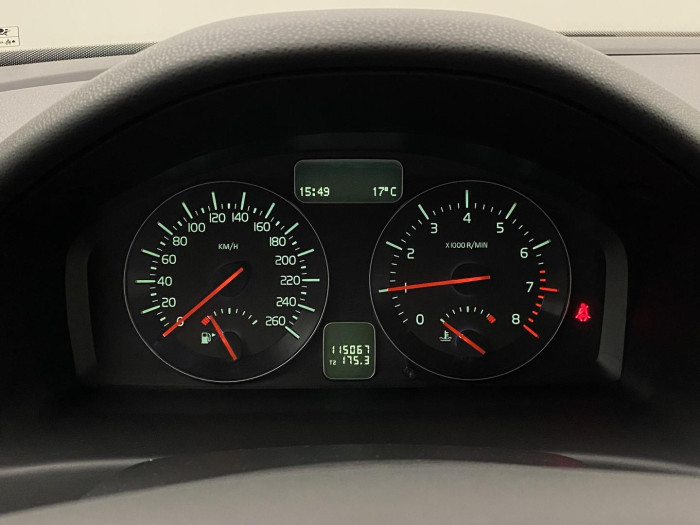 Volvo C30 1.6i MOMENTUM CZ REZERVACE 1.6 i Momentum