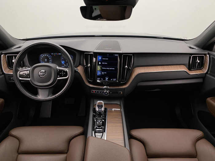 Volvo XC60 B4 INSCRIPTION AUT CZ