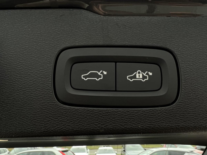 Volvo V60 CROSS COUNTRY B4 AWD REZERVACE